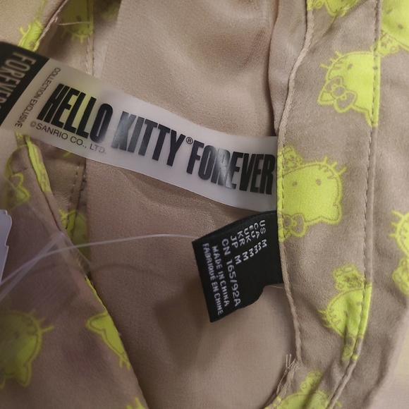 Forever 21 Hello Kitty Collab Button Down Shirt Y2K - Picture 4 of 9